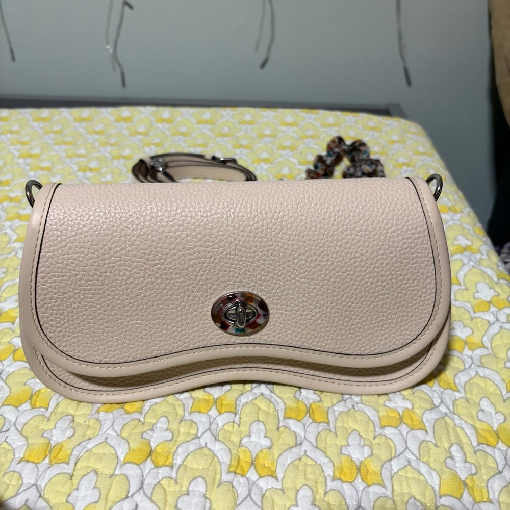 Coachtopia White Wavy Dinky Crossbody - Picture 5 of 15